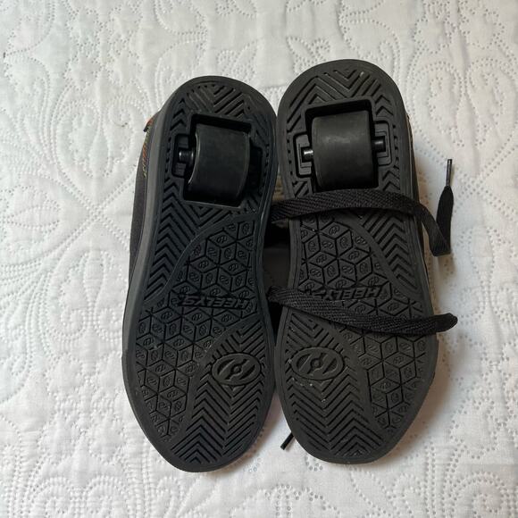 Heelys Pro 20 Wheeled Skate Shoe Size 1 - Picture 4 of 10